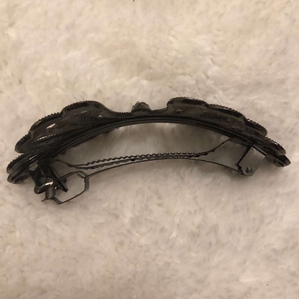 Beautiful Hair Clip - Picture 2 of 2